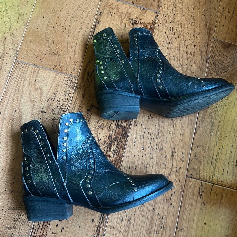 Studded Black Booties EUC - Picture 4 of 10